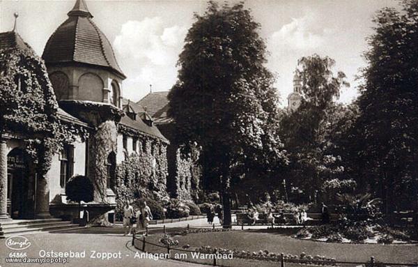 Zakład Balneologiczny, porośnięta bluszczem fasada zachodnia, zdjęcie z 1920 r., za: www.dawnysopot.pl.